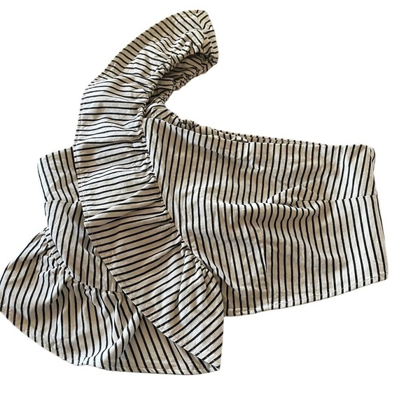NWT Future Collective, Women's Striped One Shoulder Top size 1X black off white - Picture 3 of 15